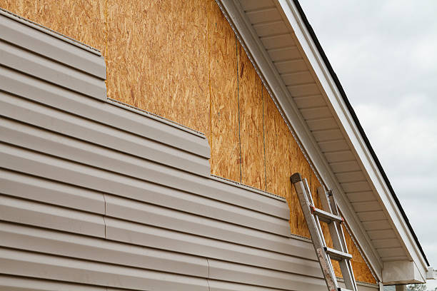 Professional Siding Inspection technician working in Grindstone, PA